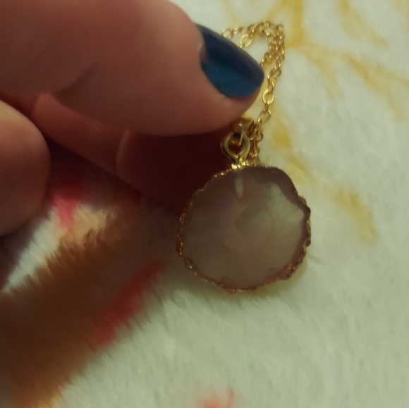 Pink Quartz gold tone Necklace 🎀 - Picture 5 of 6